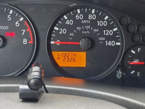 Used 2005 Nissan Frontier XE image 24