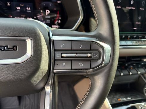 Used 2023 GMC Canyon Denali AWD/4WD image 7
