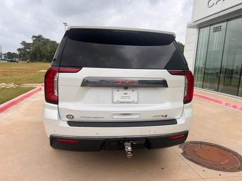 Used 2024 GMC Yukon XL AT4 w/ AT4 Premium Plus Package AWD/4WD image 4