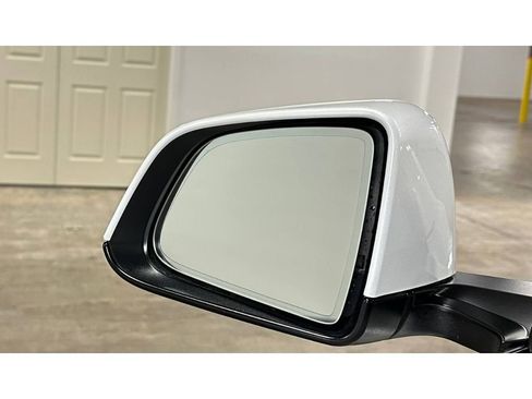 Used 2022 Tesla Model Y Performance image 35