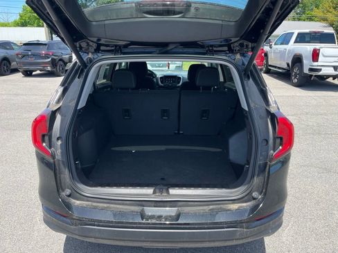 Used 2023 GMC Terrain SLE w/ Driver Convenience Package AWD/4WD image 17