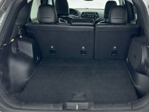 Used 2019 Jeep Cherokee Limited image 7