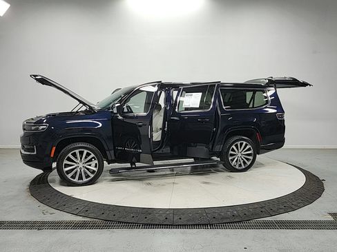 Used 2023 Jeep Grand Wagoneer L Series II w/ Convenience Group III AWD/4WD image 12