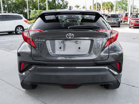 Used 2022 Toyota C-HR Limited FWD image 8