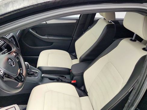 Used 2016 Volkswagen Jetta Sport w/ Lighting Package image 16