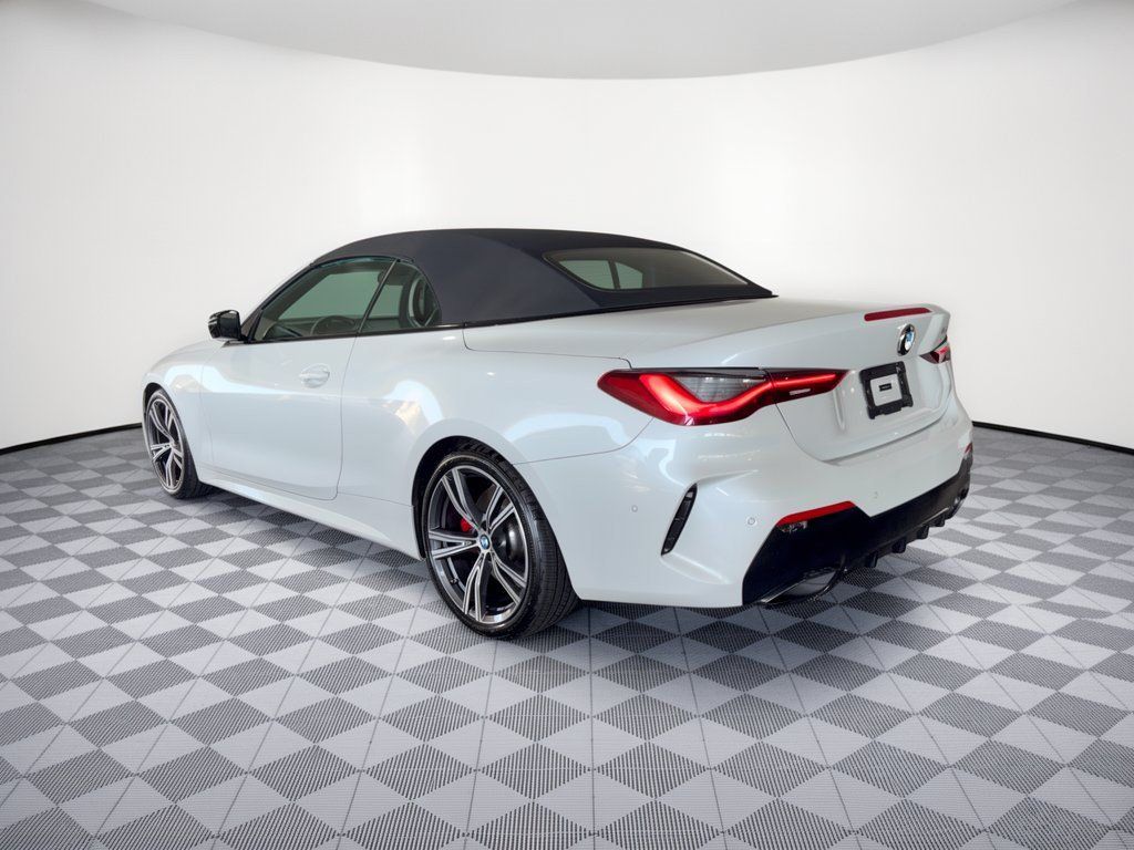 Certified 2024 BMW M440i Convertible RWD image 3