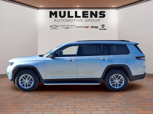 Used 2024 Jeep Grand Cherokee L Laredo w/ Luxury Tech Group I image 8