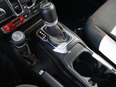 Used 2020 Jeep Wrangler Unlimited Rubicon AWD/4WD image 36