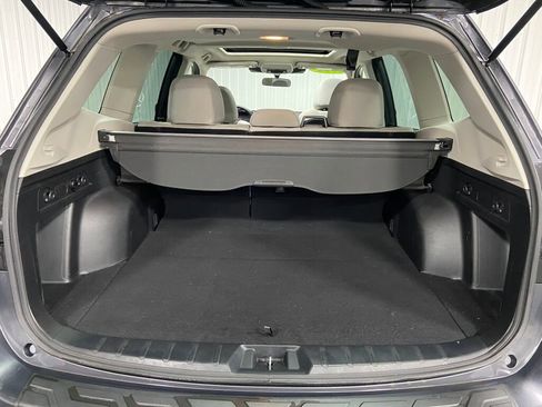 Used 2022 Subaru Forester Premium image 11