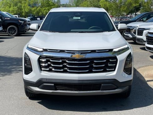New 2026 Chevrolet Equinox LT FWD image 2