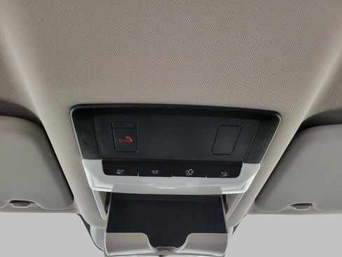 Used 2025 Nissan Rogue SV image 18