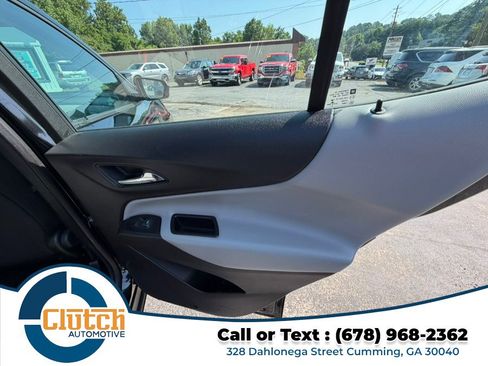 Used 2018 Chevrolet Equinox LS FWD image 17