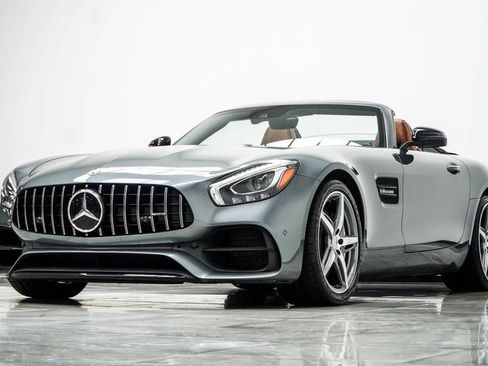 Used 2018 Mercedes-Benz AMG GT Roadster image 16