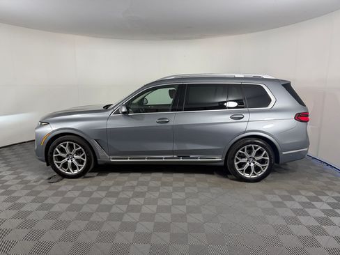 Used 2025 BMW X7 xDrive40i w/ Premium Package AWD/4WD image 2