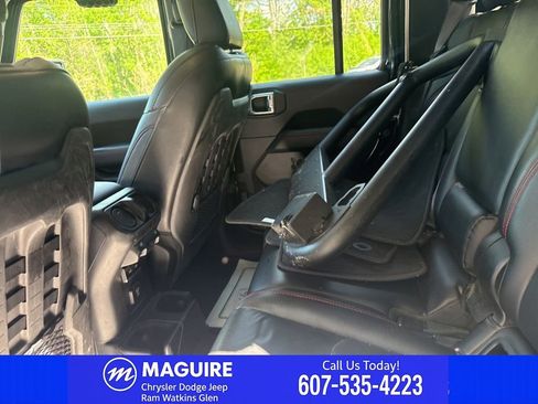Used 2020 Jeep Gladiator Rubicon AWD/4WD image 32