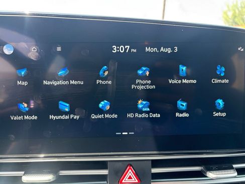 Used 2025 Hyundai Elantra Limited FWD image 21