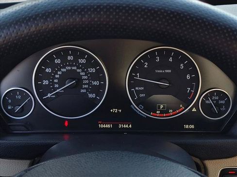 Used 2017 BMW 320i Sedan RWD image 11