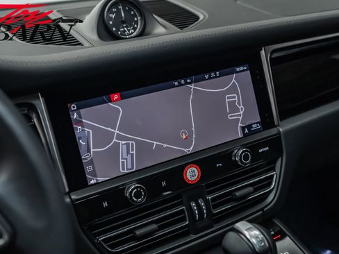 Used 2022 Porsche Macan S image 37