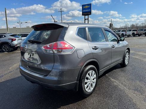 Used 2016 Nissan Rogue S image 3