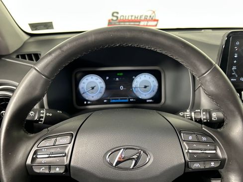 Used 2022 Hyundai Kona Limited AWD/4WD image 13