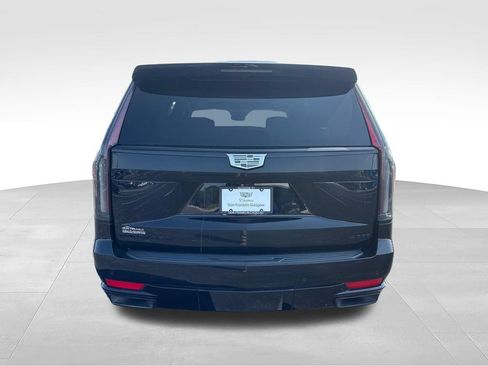 Used 2022 Cadillac Escalade Sport Platinum AWD/4WD image 4
