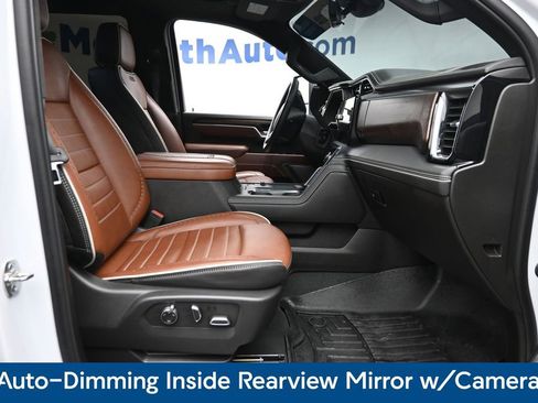 Used 2025 GMC Sierra 3500 Denali Ultimate AWD/4WD image 8