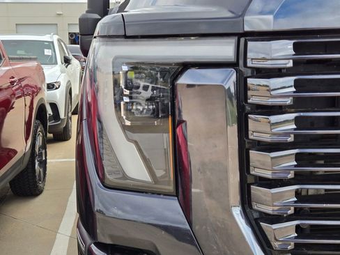 Used 2024 GMC Sierra 3500 Denali Ultimate AWD/4WD image 16