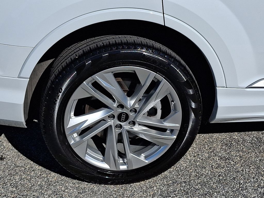 Used 2023 Audi Q7 2.0T Premium Plus w/ Convenience Package AWD/4WD image 8