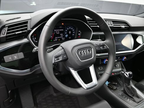 New 2025 Audi Q3 2.0T Premium image 13