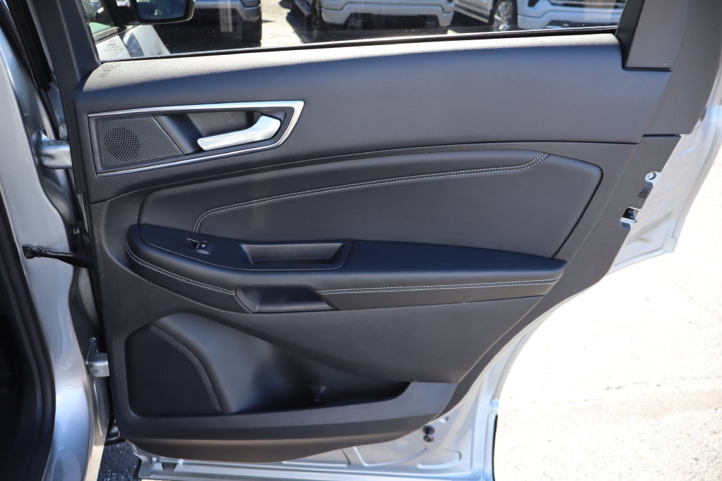 Used 2023 Ford Edge Titanium AWD/4WD image 35