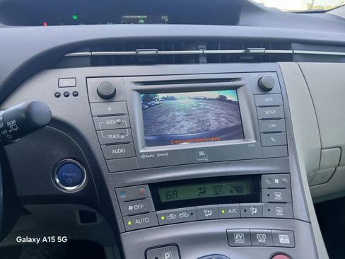 Used 2015 Toyota Prius Four image 32