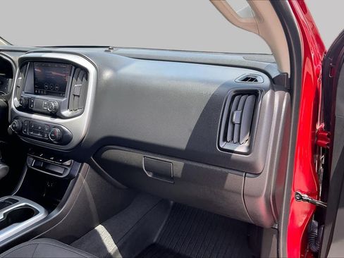 Used 2021 Chevrolet Colorado LT w/ LT Convenience Package RWD image 18