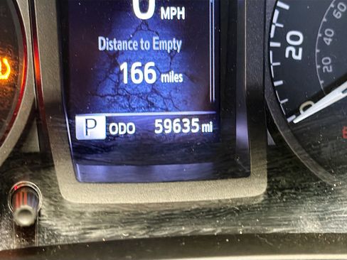 Used 2020 Toyota Tacoma TRD Off-Road w/ Technology Package image 8