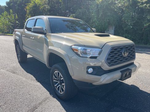 Used 2020 Toyota Tacoma TRD Sport w/ Technology Package AWD/4WD image 1