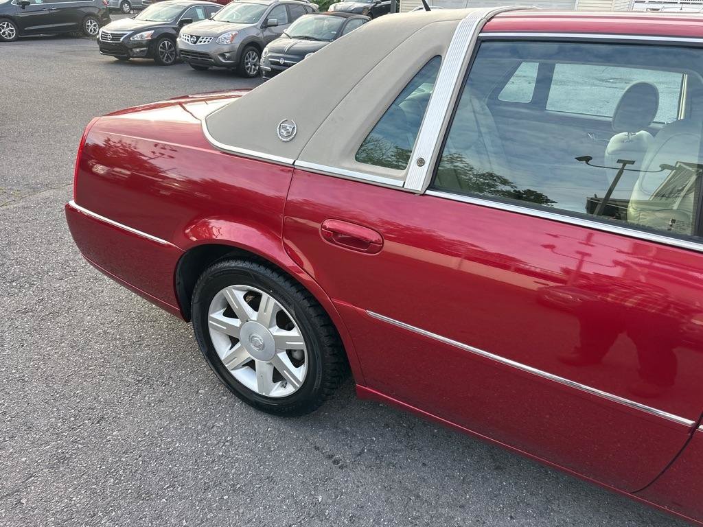 Used 2006 Cadillac DTS w/ Trunk Convenience Package FWD image 36