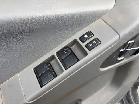 Used 2019 Nissan Frontier SV image 13