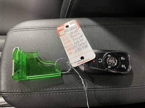 Used 2022 Buick Encore GX Select w/ Sport Touring Package image 25