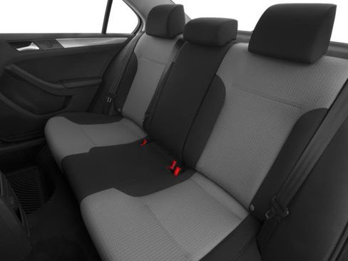 Used 2018 Volkswagen Jetta SE image 9