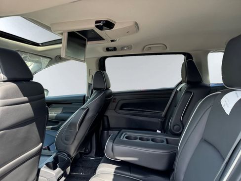 New 2026 Honda Odyssey Touring image 18