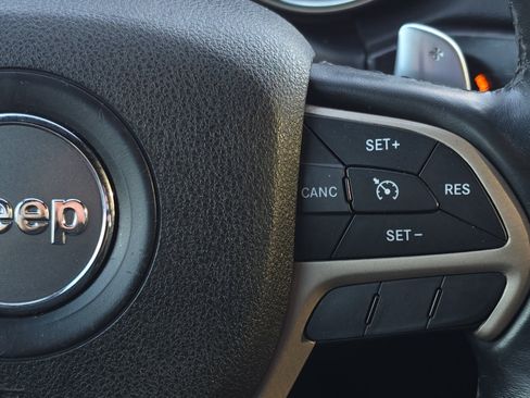 Used 2015 Jeep Grand Cherokee Laredo w/ Quick Order Package 23E AWD/4WD image 14