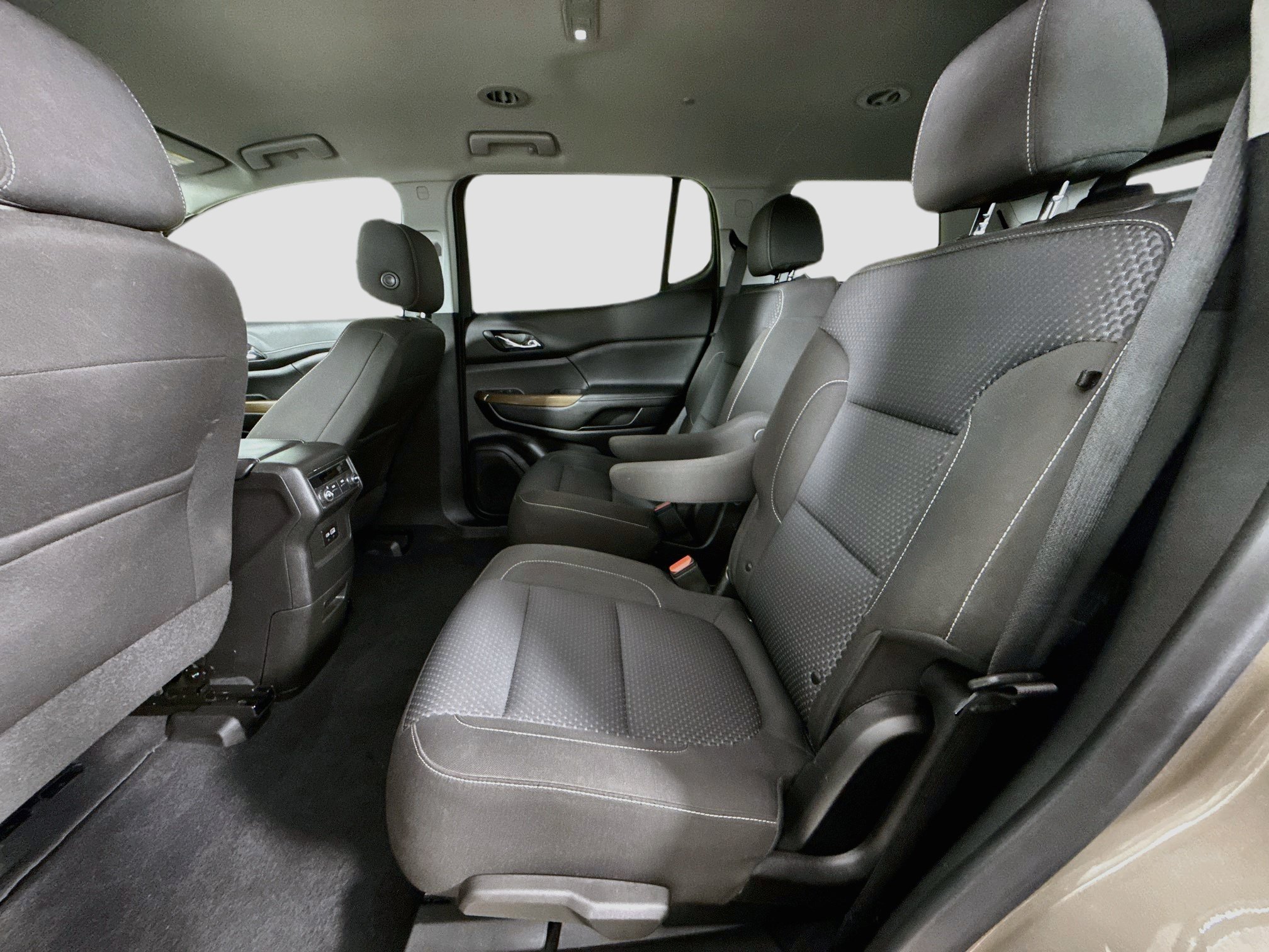 Used 2023 GMC Acadia SLE FWD image 26