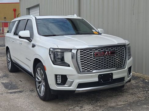Used 2022 GMC Yukon XL Denali w/ Denali Ultimate Package AWD/4WD image 1