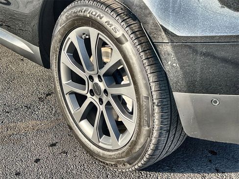 New 2026 Land Rover Range Rover Sport SE image 11