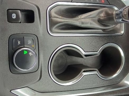 Certified 2023 Chevrolet Traverse LT image 9