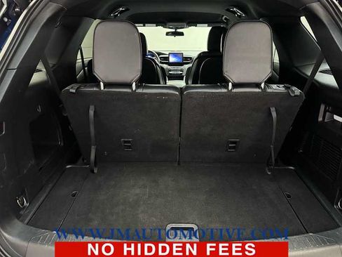 Used 2020 Ford Explorer XLT w/ Equipment Group 202A AWD/4WD image 17