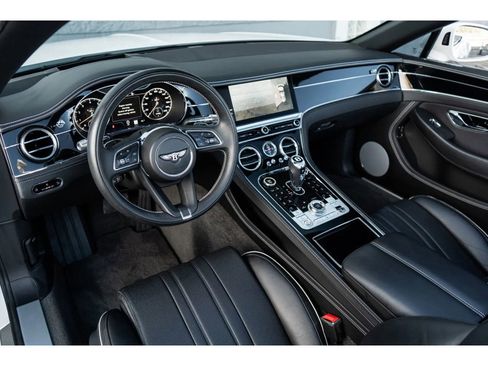 Used 2022 Bentley Continental GT V8 image 25