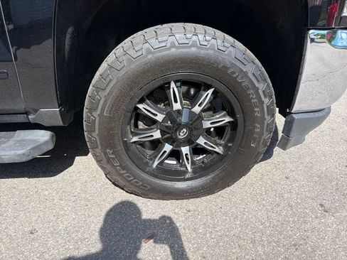 Used 2017 Chevrolet Silverado 1500 LT w/ All Star Edition AWD/4WD image 29