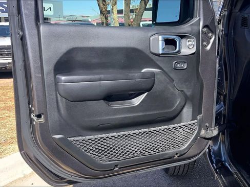 Used 2021 Jeep Gladiator Sport image 22