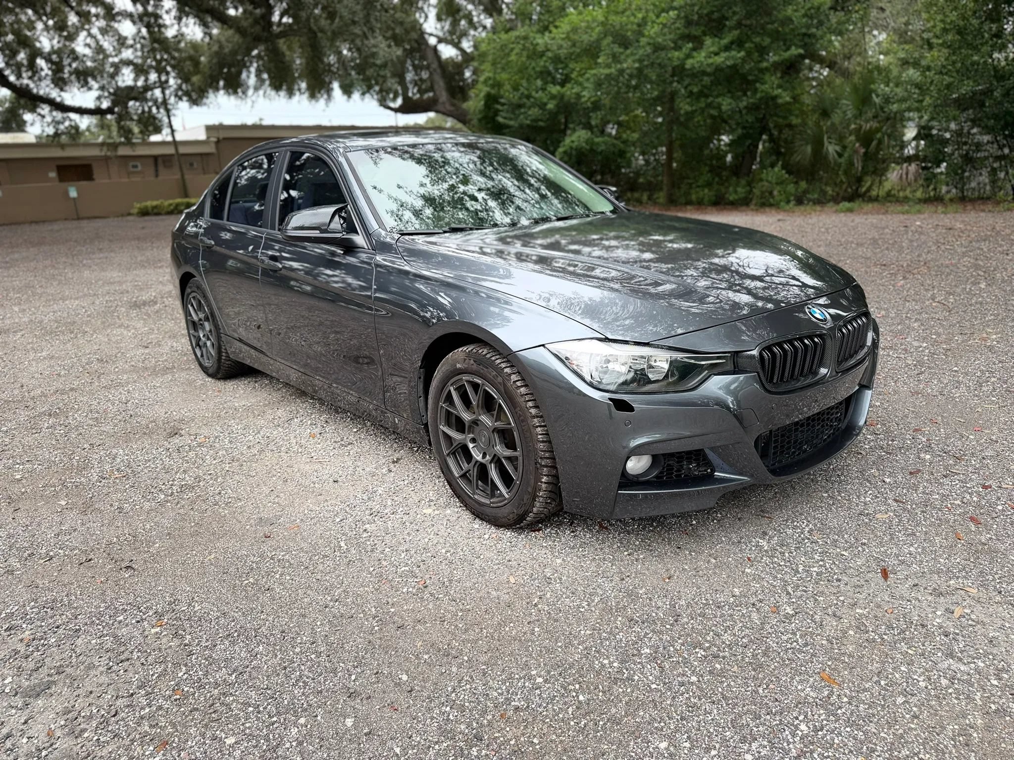 Used 2017 BMW 320i Sedan RWD image 3