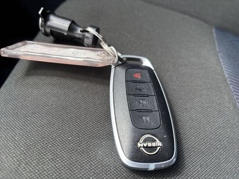 Used 2025 Nissan Versa SV FWD image 21